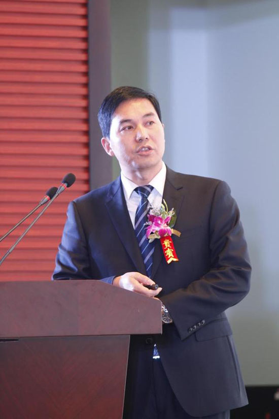 歐亞達集團家居連鎖事業(yè)部總裁助理趙紅平發(fā)表主題演講